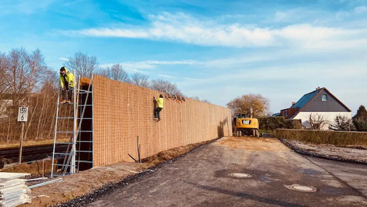Lärmschutzwand im Bau - Im Westfelde